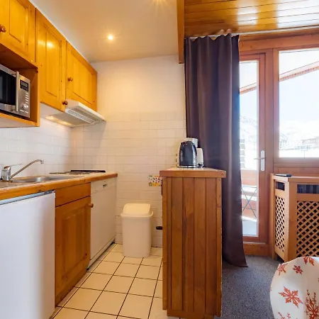 Skis Aux Pieds A Avec Balcon, 6 Couchages, Proche Commerces Et Navettes - Fr-1-502-480 Apartment