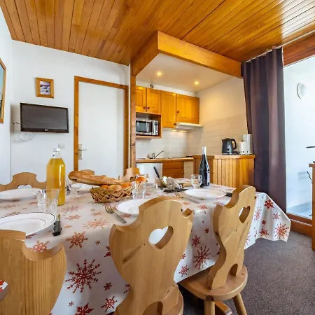 Skis Aux Pieds A Avec Balcon, 6 Couchages, Proche Commerces Et Navettes - Fr-1-502-480 Apartment *